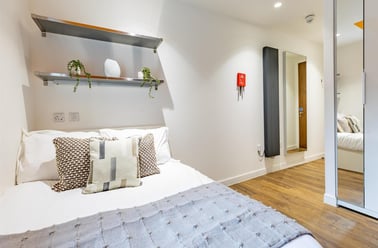 Clyde Street, Merchant City, Glasgow - Image 2